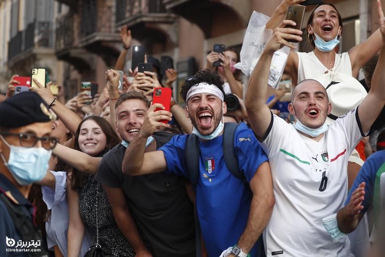 جشن قهرمانی ایتالیا با رژه در خیابان های رم