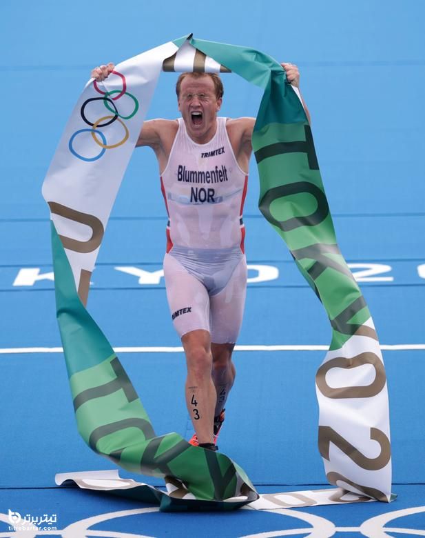 کریستیان بلومفلت از نروژ پیروزی در مسابقات سه گانه مردان را در المپیک توکیو در ژاپن جشن گرفت ، 26 ژوئیه 2021