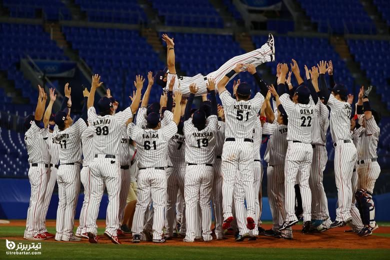 تیم ژاپن کسب مدال طلا در مسابقات بیس بال مردان را جشن گرفت