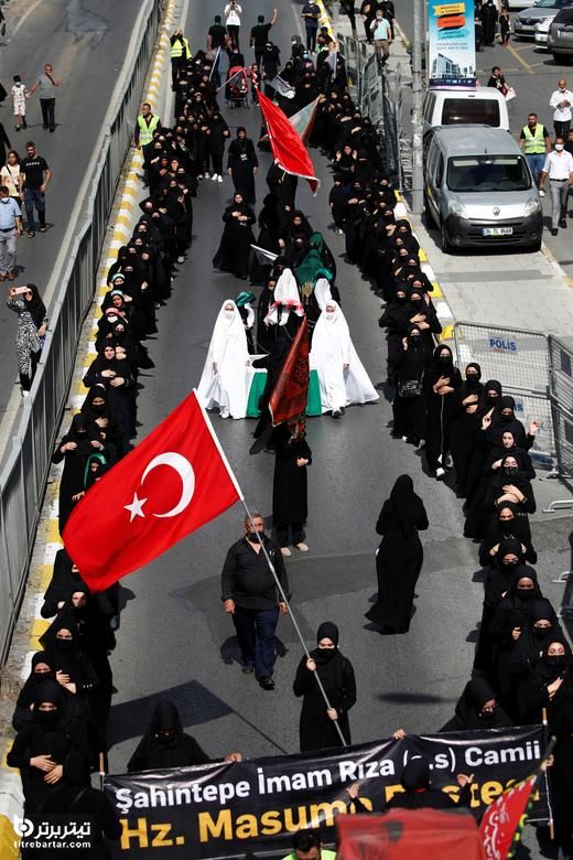 مسلمانان شیعه در راهپیمایی عاشورا در استانبول ترکیه