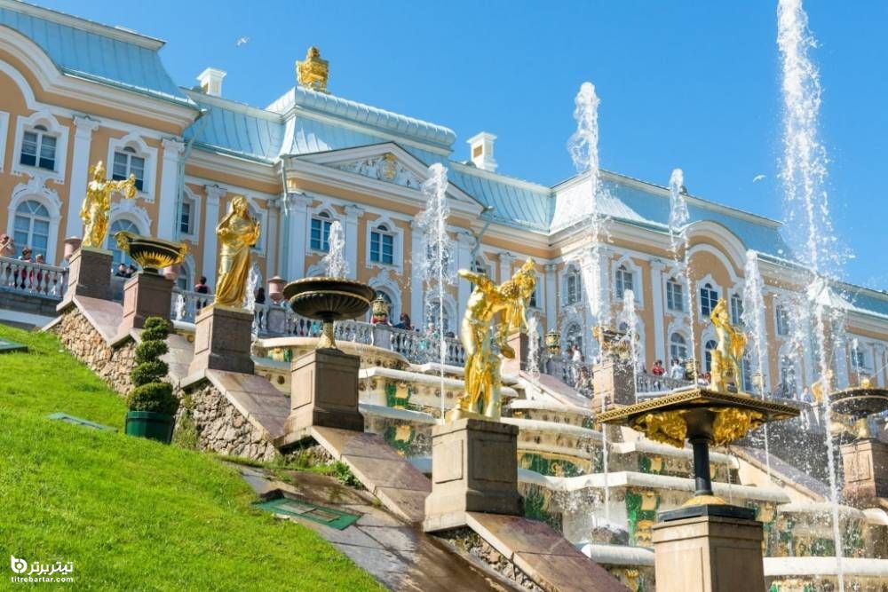 کاخ پیترهوف با فواره ها