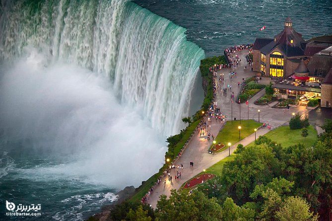 آبشار نیاگارا ، در مرز ایالات متحده و کانادا