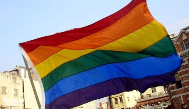واکنش ها به نصب پرچم همجنس گرایان در بغداد