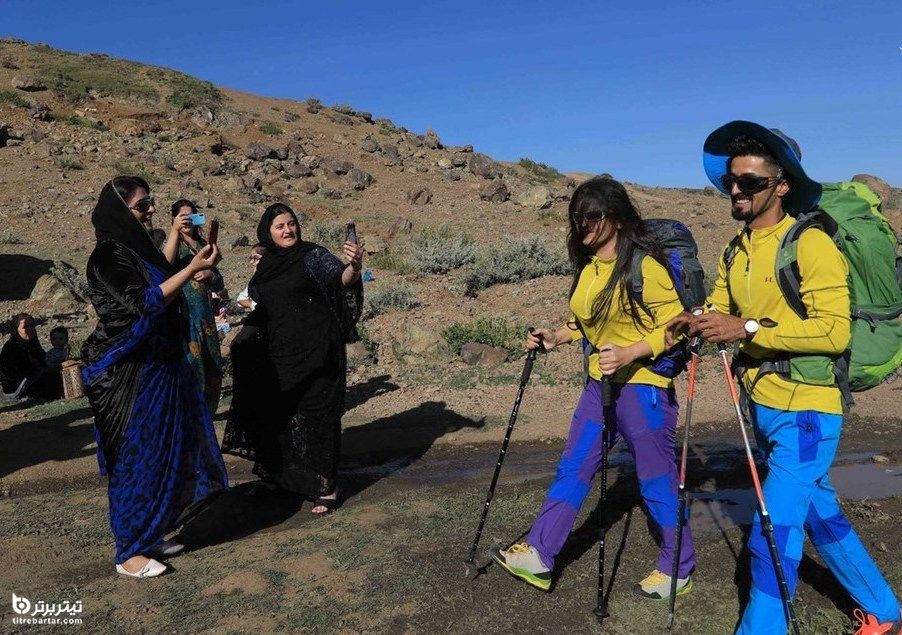 مراسم جشن ازدواج یک زوج کوهنورد کُرد عراقی در کوهستان هلگورد اردبیل