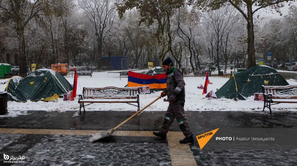 تحصن مخالفان نخست وزیر ارمنستان در برف