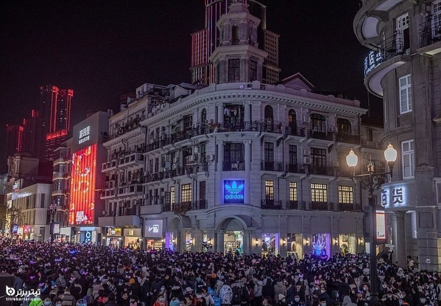 تجمع هزاران نفر یکسال پس از شیوع کرونا در جشن سال نو در ووهان چین