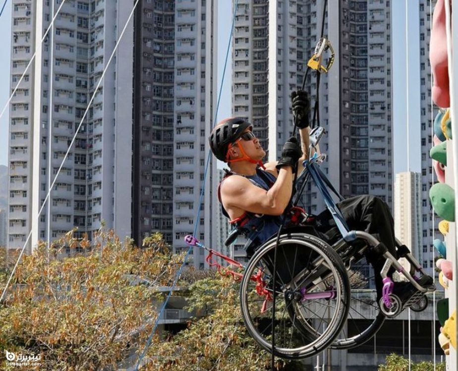 صعود یک معلول با ویلچر از یک آسمانخراش در هنگ کنگ برای نخستین بار