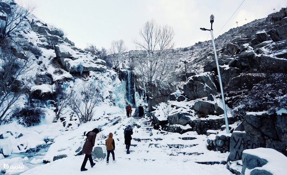 آبشار گنجنامه همدان در یخ
