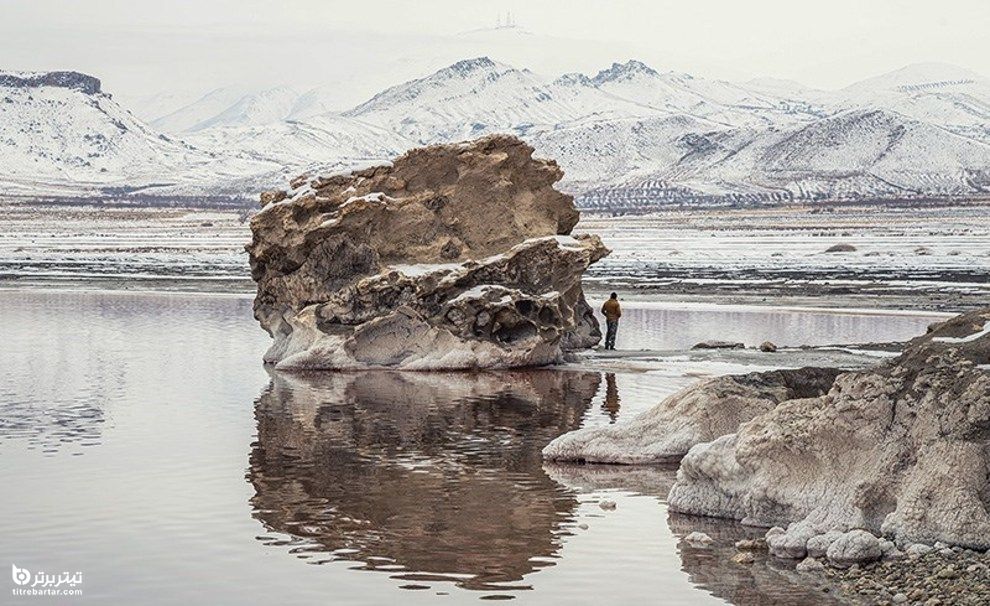 نمایی از دریاچه ارومیه در برف