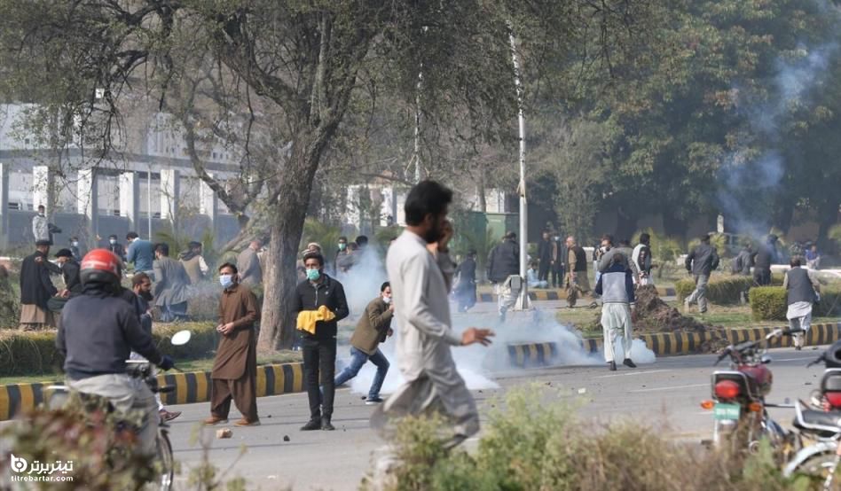  تظاهرات کارمندان دولتی پاکستان و درگیری با پلیس بخاطر عدم افزایش حقوق و مزایا