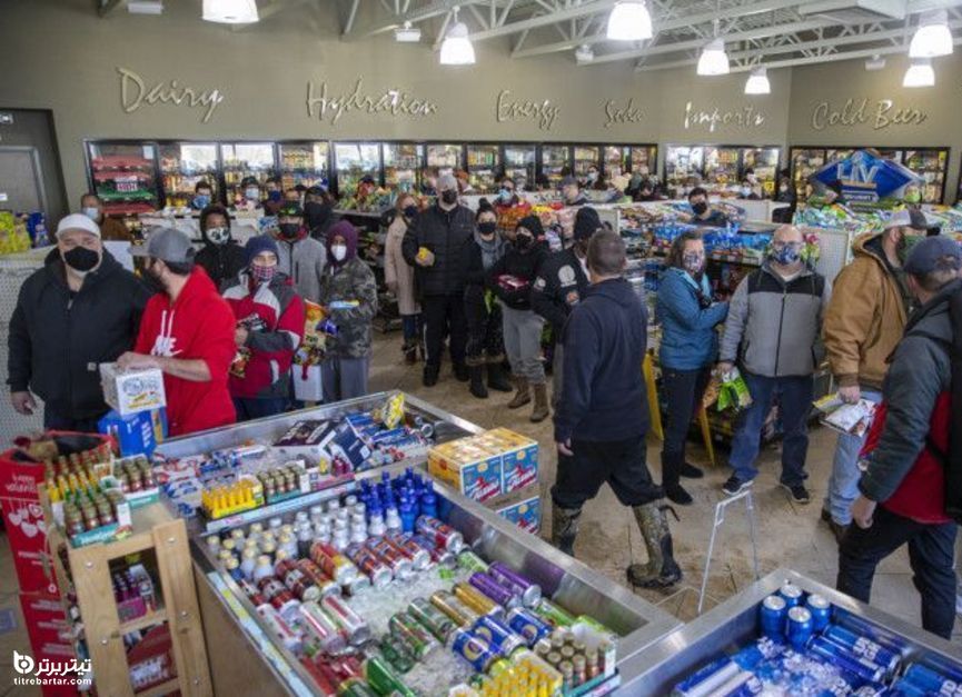 هجوم آمریکایی ها به فروشگاه ها با قطع برق در پی سرمای کم‌سابقه 