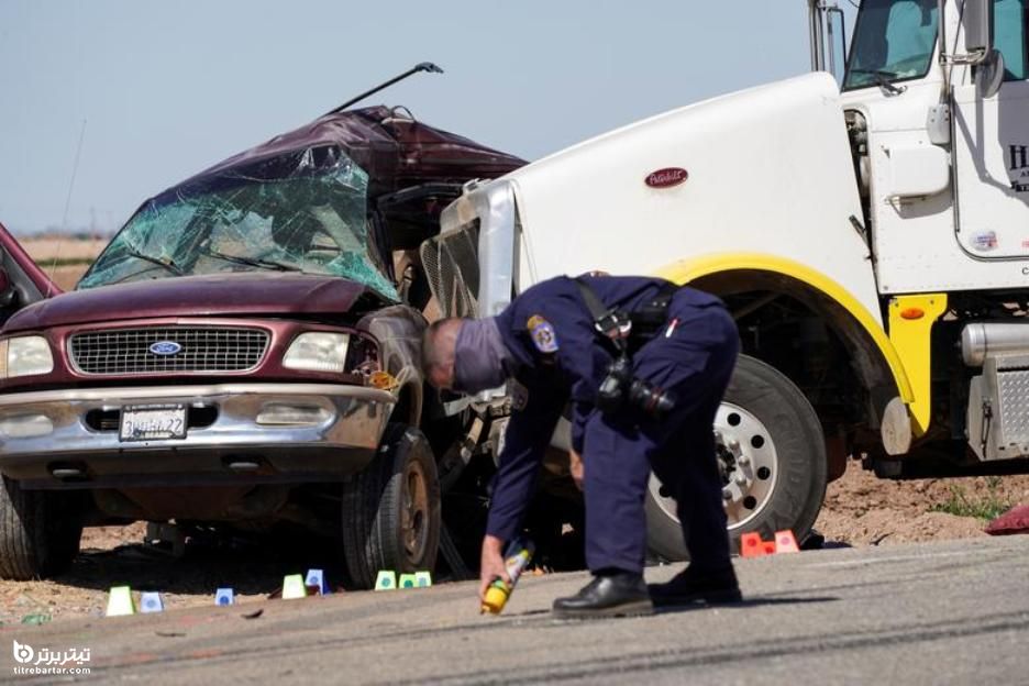 صحنه تصادف تریلر تراکتور به یک SUV و کشته شدن 13 نفر از سرنشینان