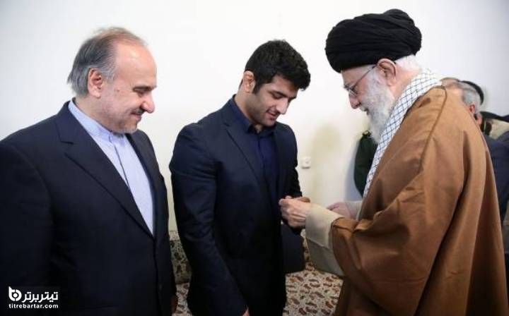 دیدار علیرضا کریمی با مقام معظم رهبری بعد از باخت اجباری