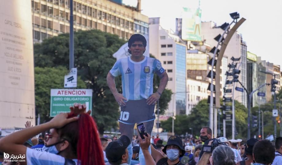 تظاهرات دوستداران اسطوره فوتبال آرژانتین برای روشن کردن علت مرگ دیگو آرماندو مارادونا