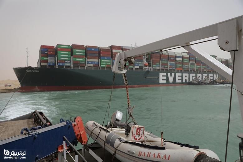 تصاویری از وضعیت کانال سوئز با زمین‌گیر شدن کشتی غول‌پیکر باربری