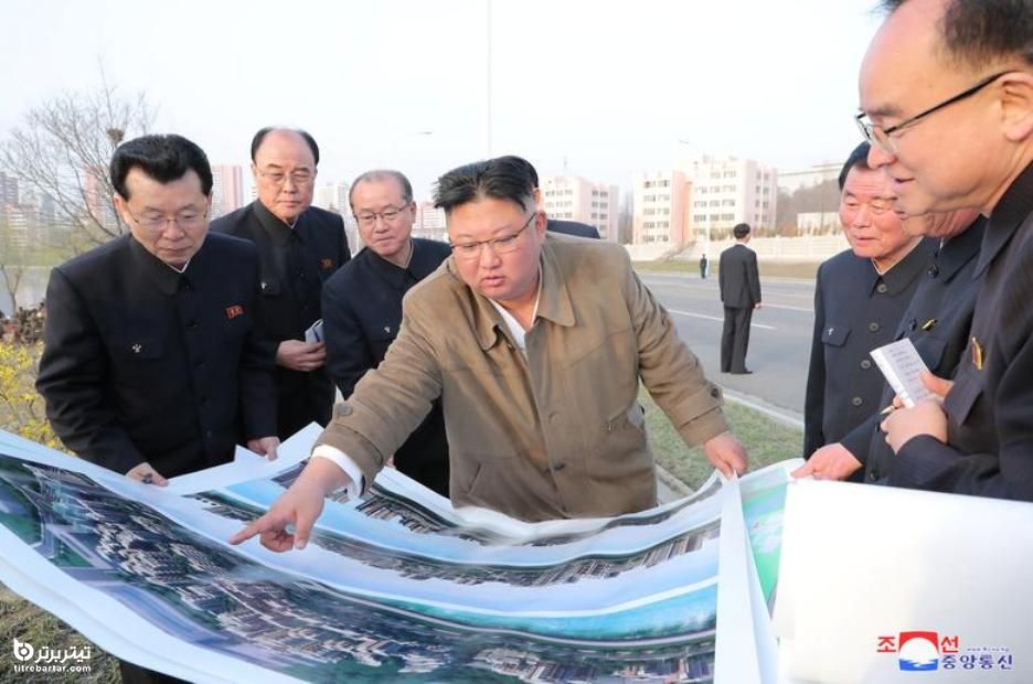 کیم جونگ اون ، رهبر کره شمالی در حال بازدید از  محل ساخت و ساز یک منطقه مسکونی 