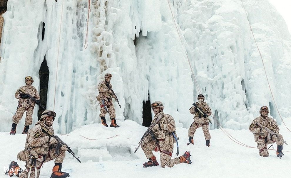 تمرین رزم در برف و یخ نوردی توسط یگان ویژه صابرین 