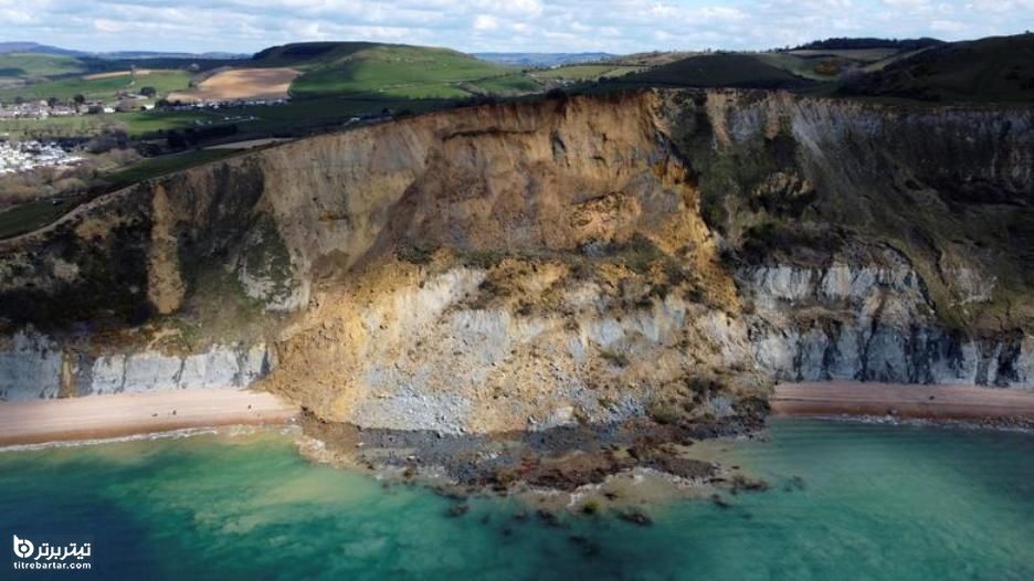 سقوط سنگ و ریزش صخره بعد از زمین لرزه در ساحل ژوراسیک انگلیس