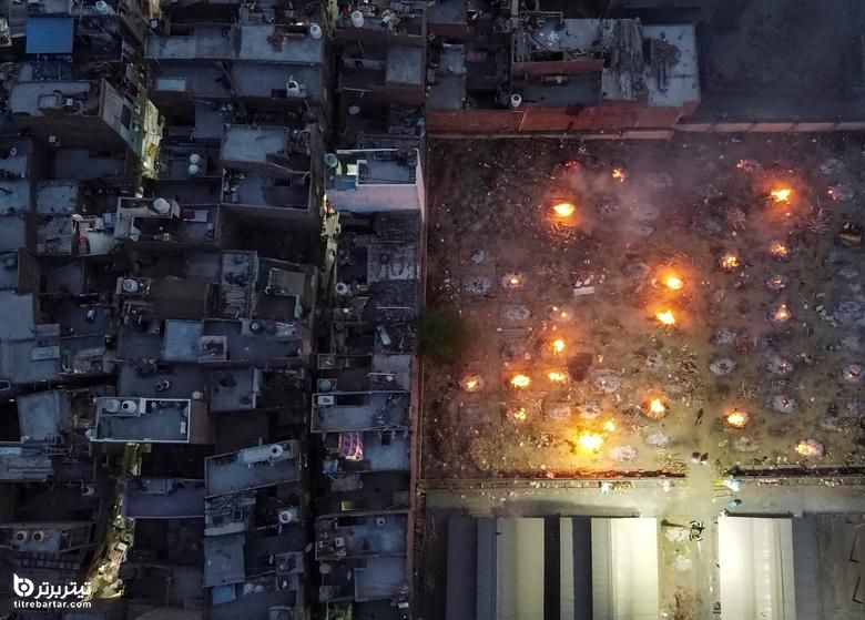 سوزاندن دسته جمعی قربانیان ویروس کرونا در یک مکان در دهلی نو 