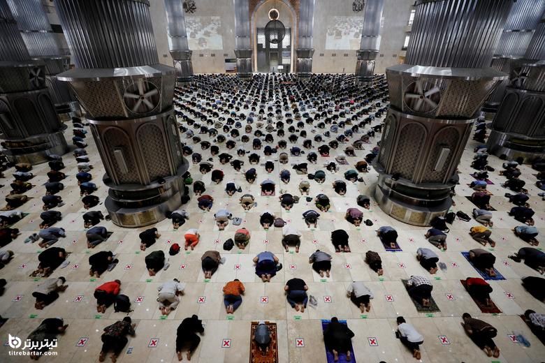 اقامه نماز جمعه ماه مبارک رمضان در مسجد جامع استقلال اندونزی با رعایت فاصله اجتماعی