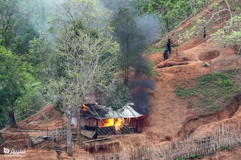 آتش گرفتن ساختمانی در داخل پاسگاه ارتش میانمار در نزدیکی مرز تایلند