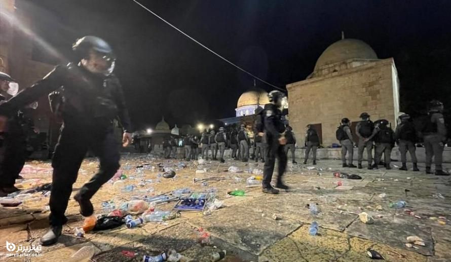 صحنه درگیری‌های شدید بین نمازگزاران فلسطینی و اشغالگران اسرائیلی در مسجد الاقصی