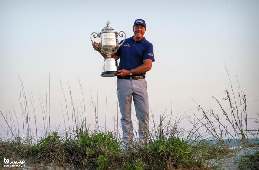 ژست فیل میکلسون پس از پیروزی در مسابقات گلف قهرمانی PGA در جزیره کیاوا