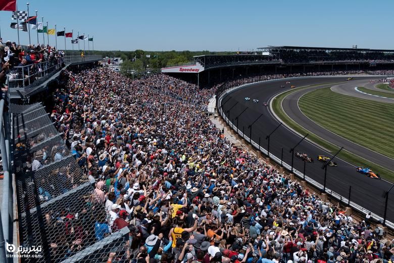 برگزاری مسابقات اتومبیلرانی در آمریکا با حضور هزاران تماشاگر
