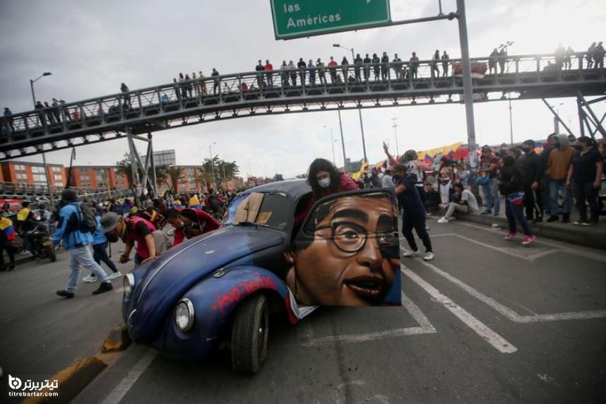 حضور اتومبیلی با تصویر طنز پرداز و روزنامه نگار فقید کلمبیایی در اعتراضات خیابانی کلمبیا 