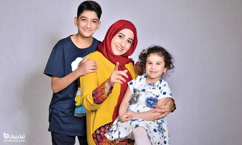 عکس جدید رزیتا قبادی مجری شبکه 2 با فرزندانش