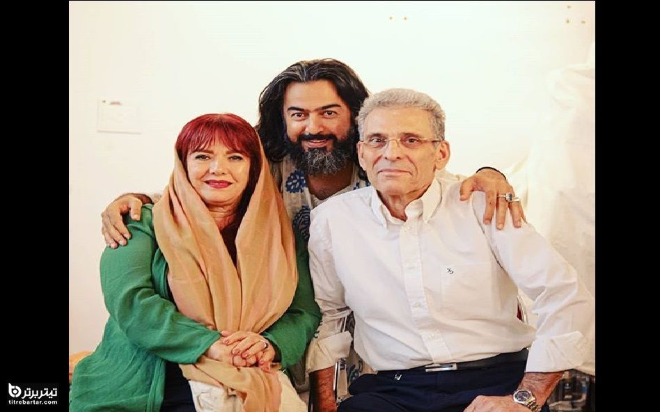 پرواز همای و پدر و مادرش