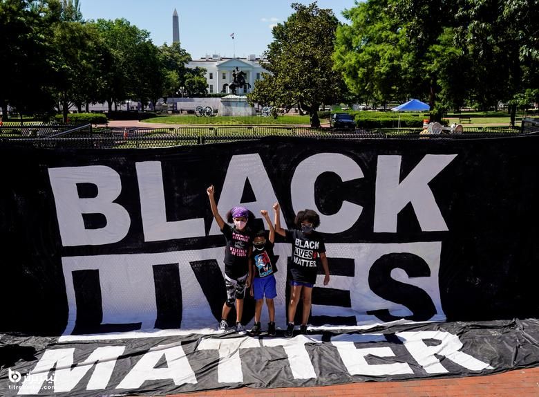 اعتراض کودکان به نژادپرستی در نزدیکی کاخ سفید