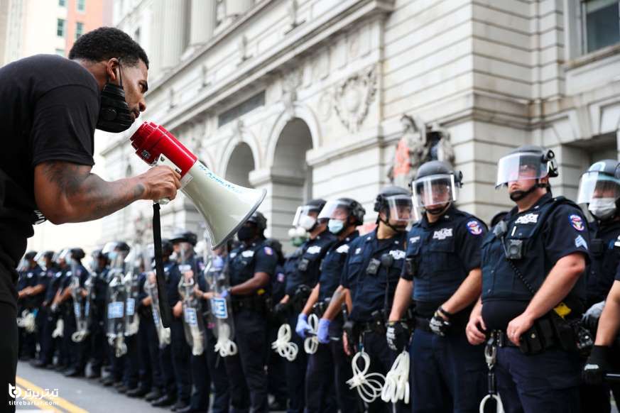 معترضین به نژادپرستی در مقابل پلیس، نیویورک