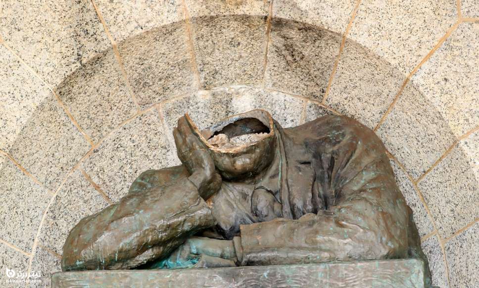آسیب زدن به مجسمه سیسیل جان رودز ، چهره جنجالی در تاریخ آفریقای جنوبی