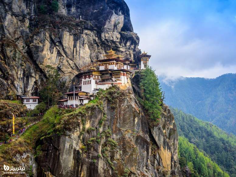 خانه ای بر روی یک صخره در دره پارو، بوتان