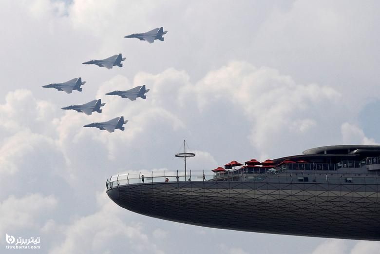 پرواز جت های جنگی به مناسبت جشن روز ملی در سنگاپور