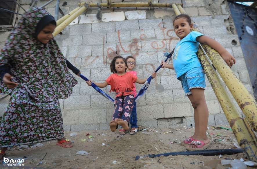 کودکان فلسطینی در حال بازی در نوار غزه 