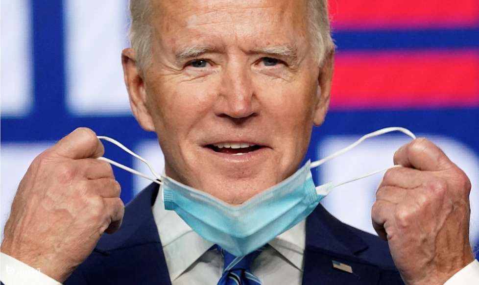 جو بایدن برای صحبت از انتخابات آمریکا و ابراز خوشحالی از پیشتازی ماسک خود را برداشت
