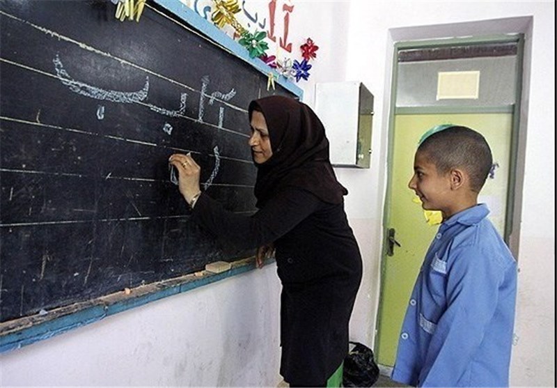 استخدام 10 هزار معلم حق‌التدریسی برای جبران کمبود معلم