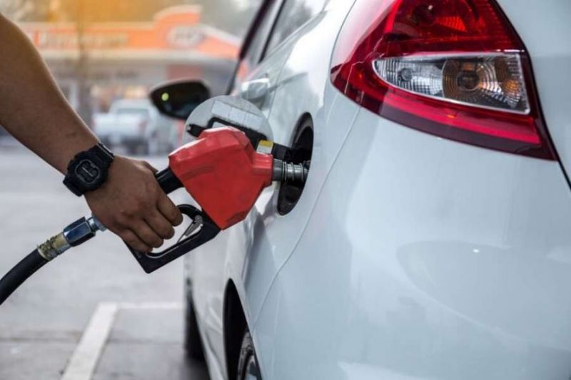 تلاش نمایندگان مجلس برای تک نرخی کردن بنزین