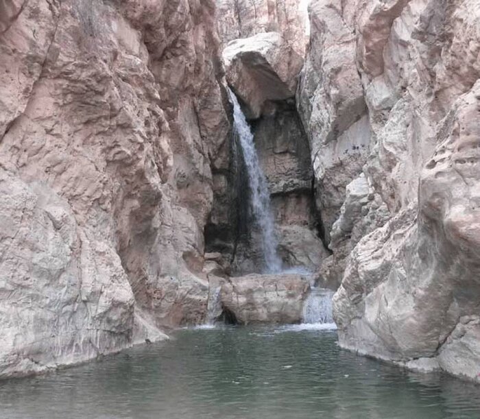 سفر به آبشار فصلی «حکیم‌باشی» کازرون