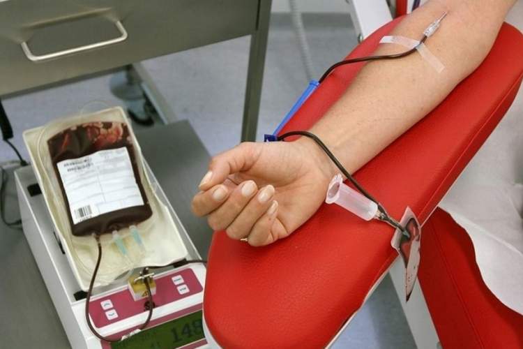چرا با سرد شدن هوا اهدای خون کاهش می یابد؟