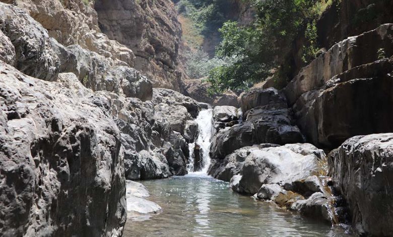 «هفت چشمه» آبشاری خروشان در دل جاده چالوس
