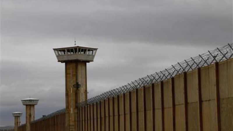 روایت های مختلف از فرار زندانی های سقز