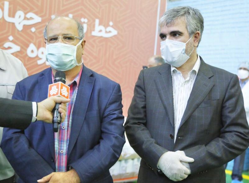 دکتر زالی فرمانده ستاد مقابله با کرونا در تهران در بازدید از خط تولید محلول ضدعفونی‌کننده سایپا: