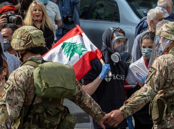 گزارشی از تداوم شورش و اعتراضات معیشتی مردم لبنان