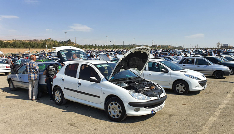 قفل رکود بر درب بازار خودرو/ پیش بینی قیمت خودرو تا عید فطر