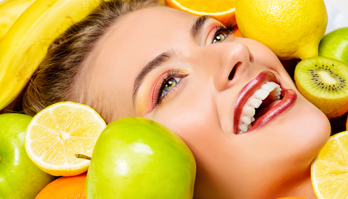 جوان‌سازی و شفافیت پوست با 10 میوه و دمنوش
