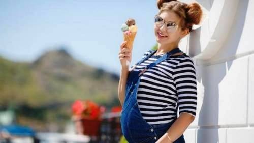 زنان باردار بستنی بخورند یا نه؟