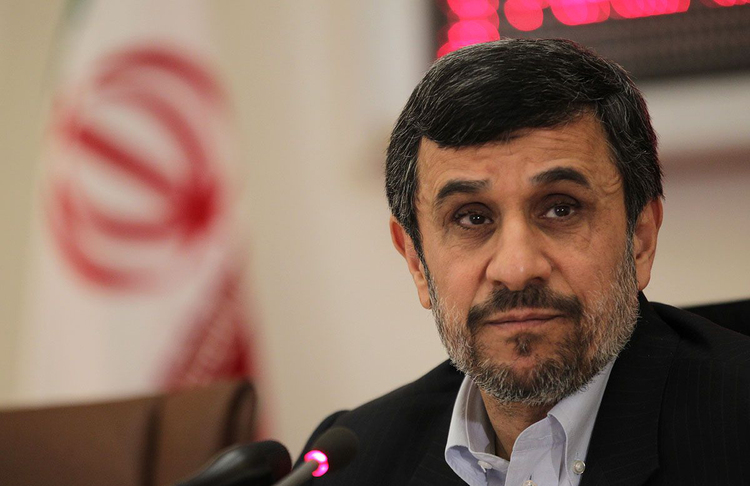واکنش احمدی‌نژاد به قرارداد ایران و چین